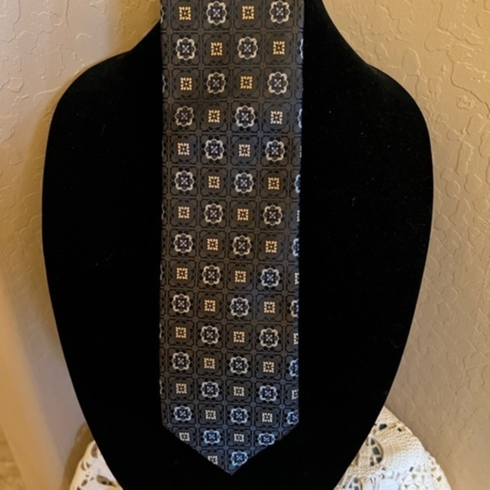 HART SCHAFFNER MARX Tie Embroidered Blue/Navy/Gold/White Excellent Condition